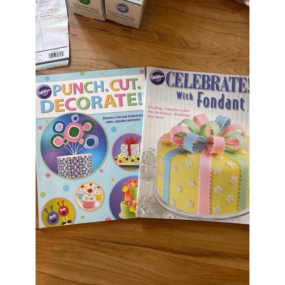 Fondant Cake Decorating Lot Emboss Cut Press Books - Picture 6 of 10